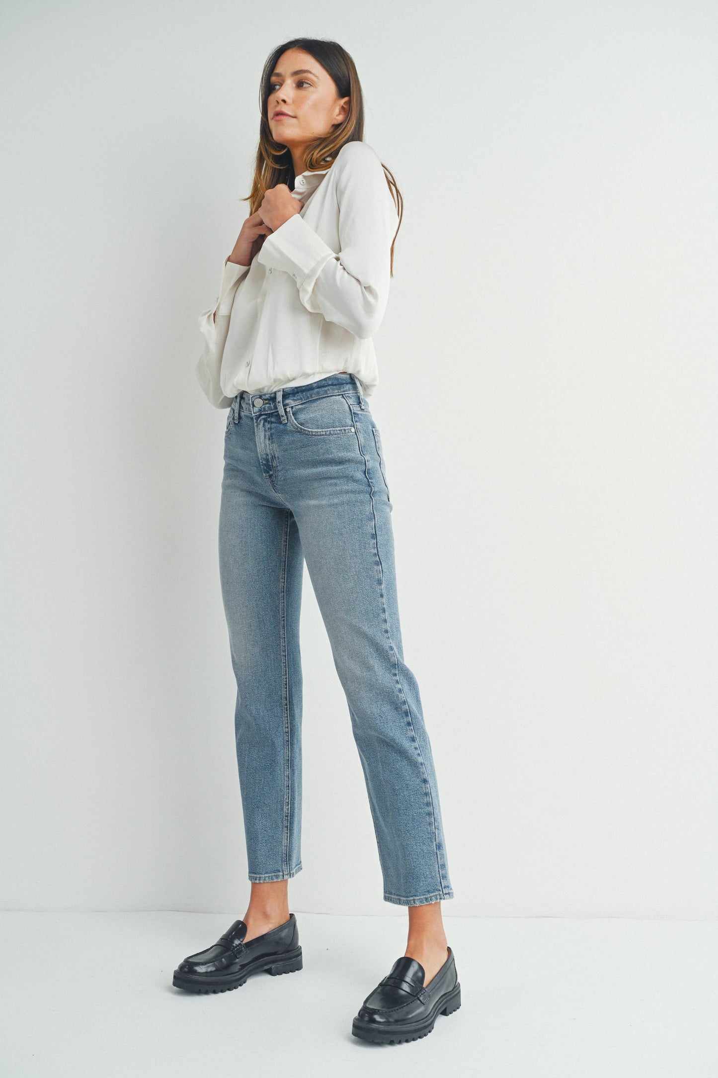 Lila Jeans – Clean Mid Rise Straight