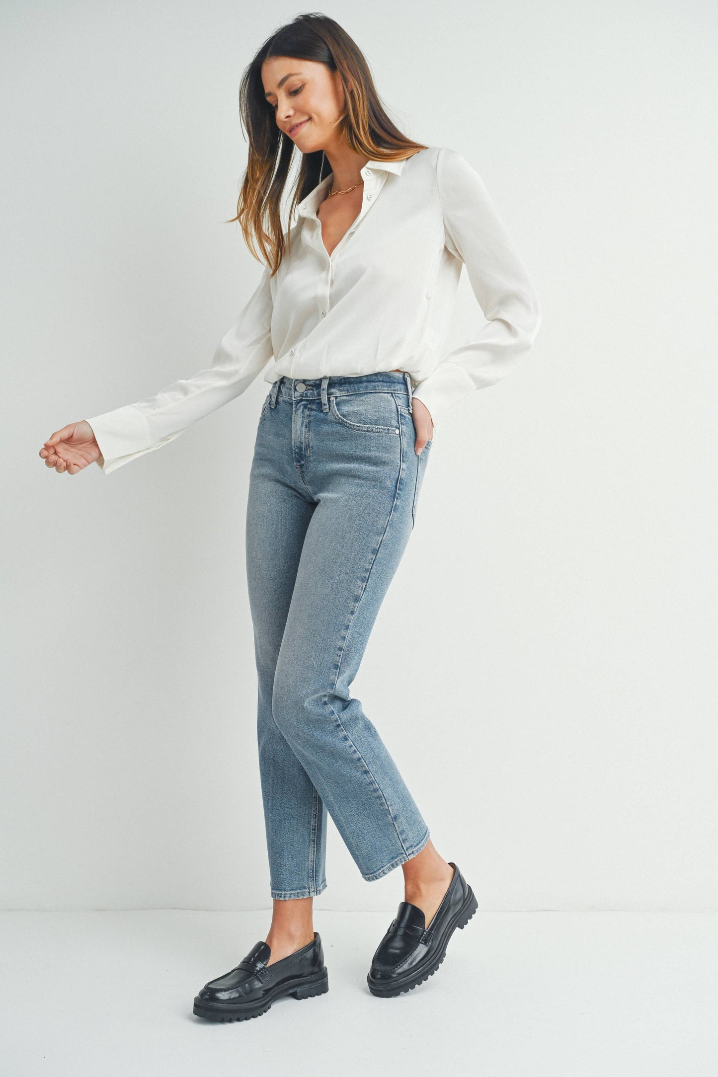 Lila Jeans – Clean Mid Rise Straight