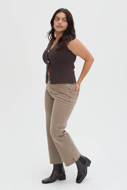 Oliver Logan Addington ankle crop mid-rise jeans in brown mix, showing the stylish denim bottoms with rolled cuffs and classic fit.