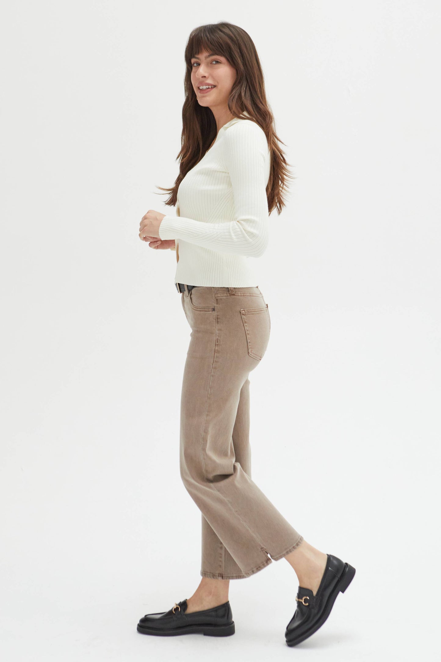 Oliver Logan The Addington ankle crop mid-rise jeans in brown mix, showing the stylish denim with a cropped ankle and mid-rise fit.