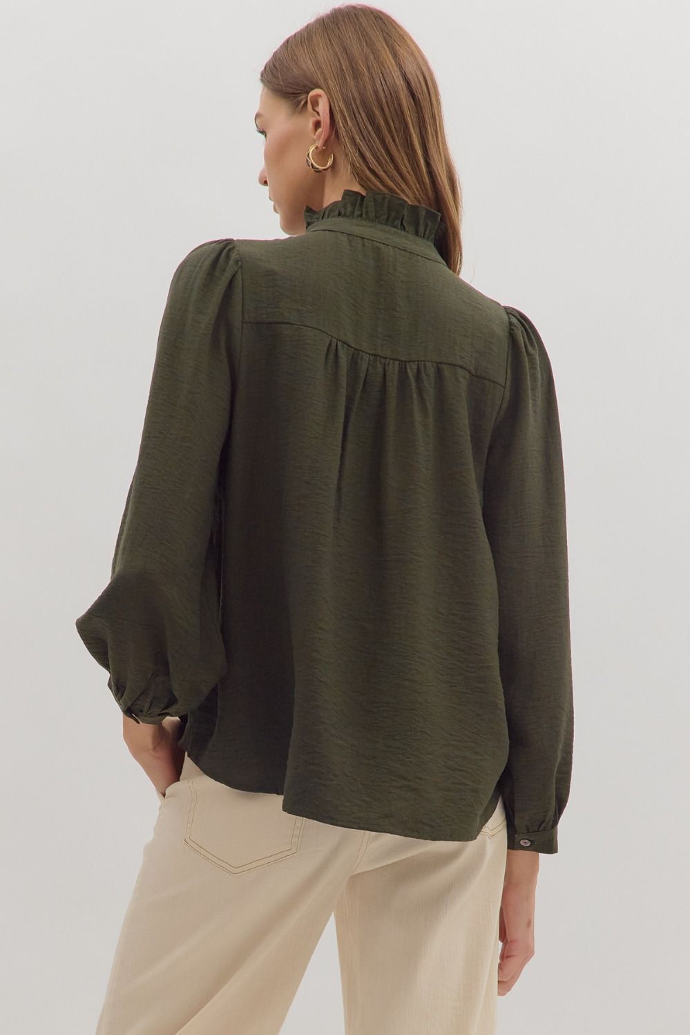 Elowen Embroidered Ruffle-Collar Top Entro